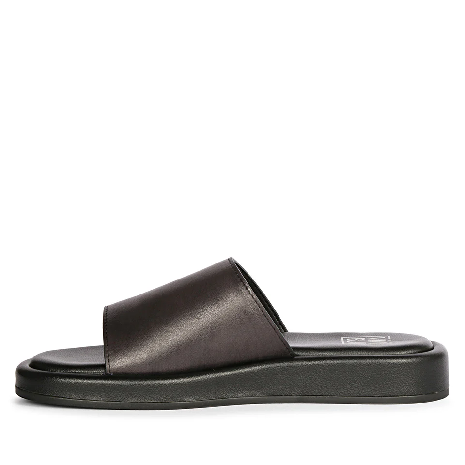 Zelora Black Leather Flat Sandals - Image 3