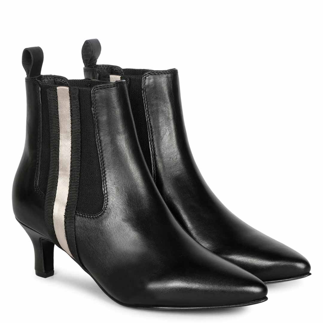 Saint Ashlyn Black Crust Leather Handcrafted Ankle Boots - Image 3