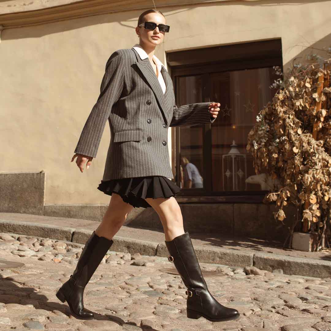 Saint Bijoy Buckle Decorative Black Leather Long Boots - Image 3