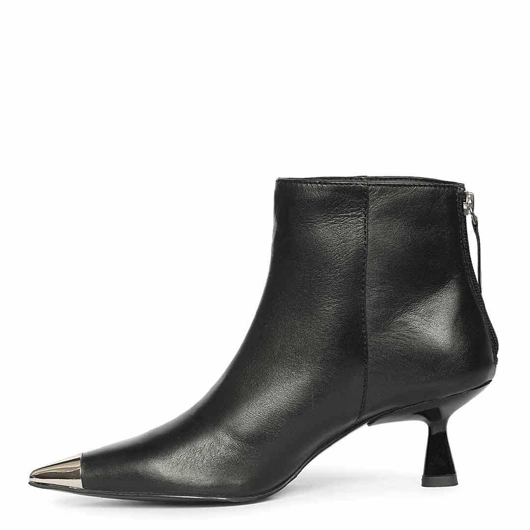 Saint Celvyn Black Leather Pointed Toe Cap Ankle Boots - Image 4