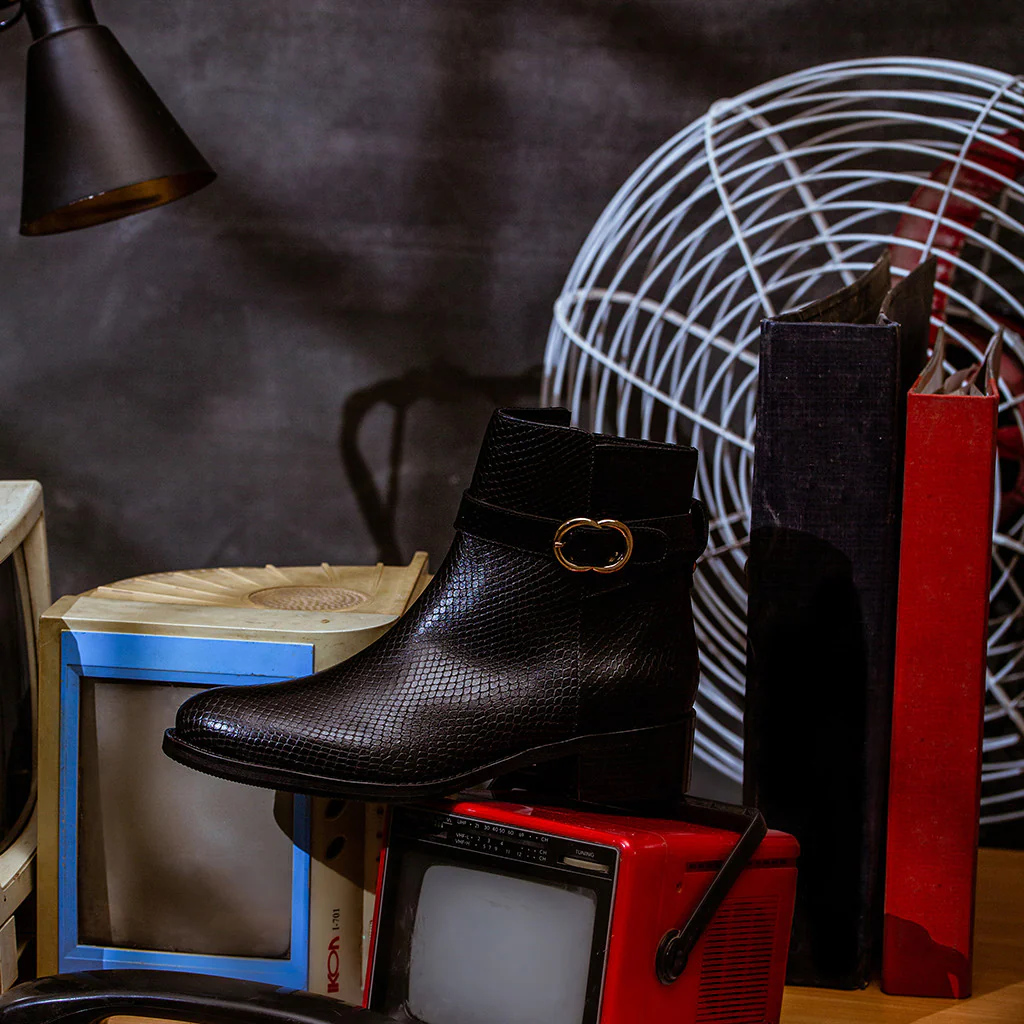 Saint Eleanor Black Leather Handcrafted Side Zippers Ankle Boots - Image 2