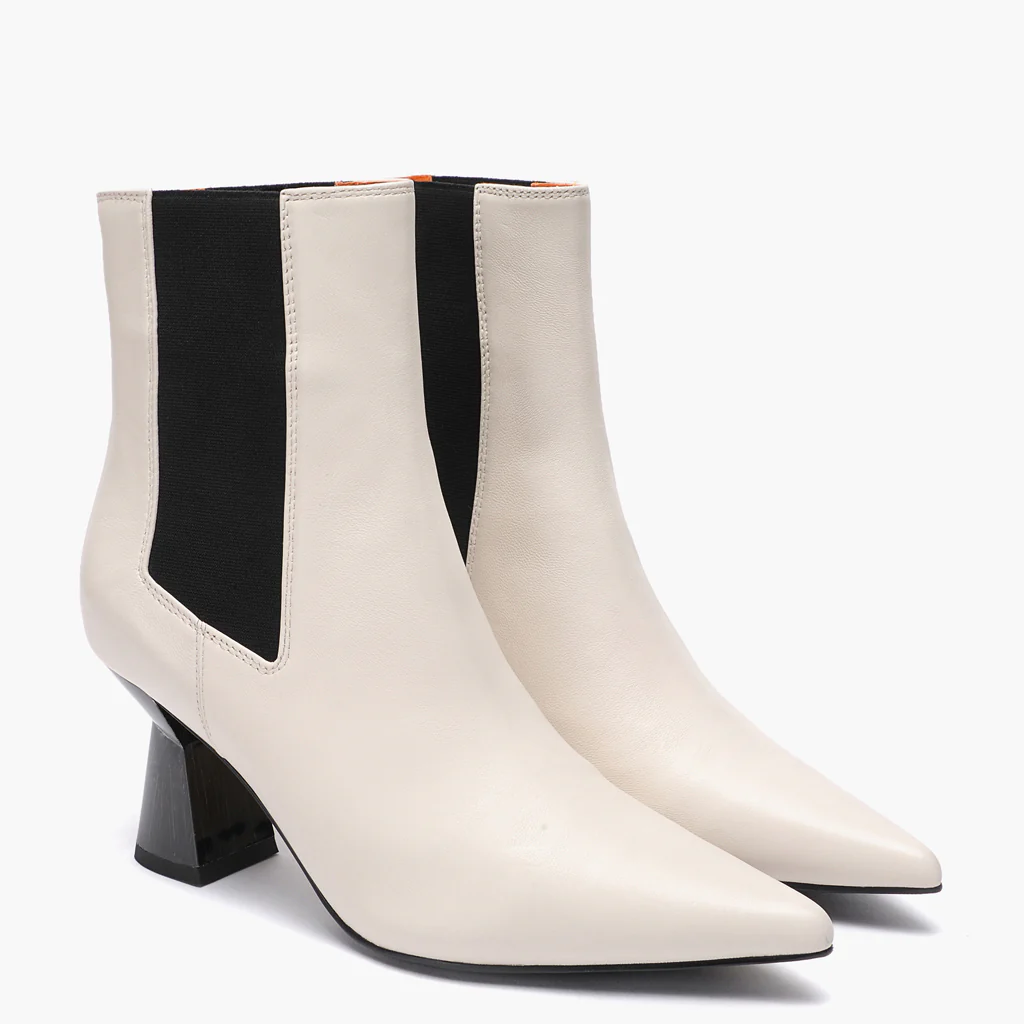 Saint Elliana White Leather Sculpted Heel Chelsea Boots - Image 3