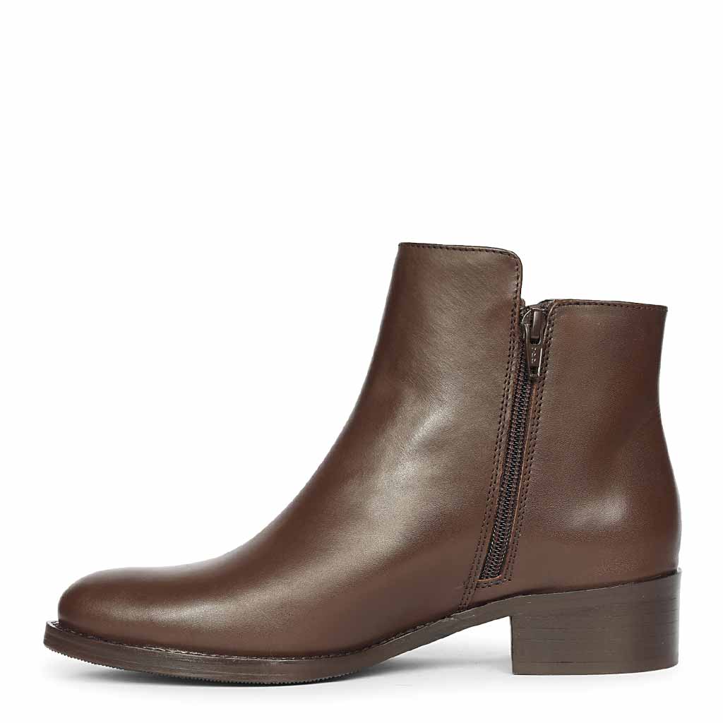 Saint Imelda Brown Leather Handcrafted Side Zippers Ankle Boots - Image 4