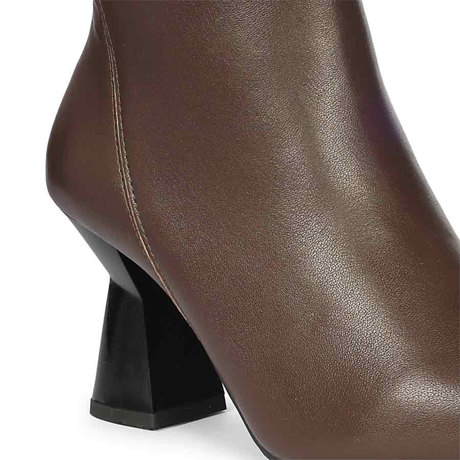 Saint Madelyn Brown Leather Chain Decor Pointed Toe Ankle Boots - Image 6
