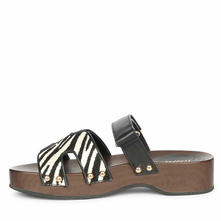 Saint Mikayla Black Leather Platform Sandals - Image 3