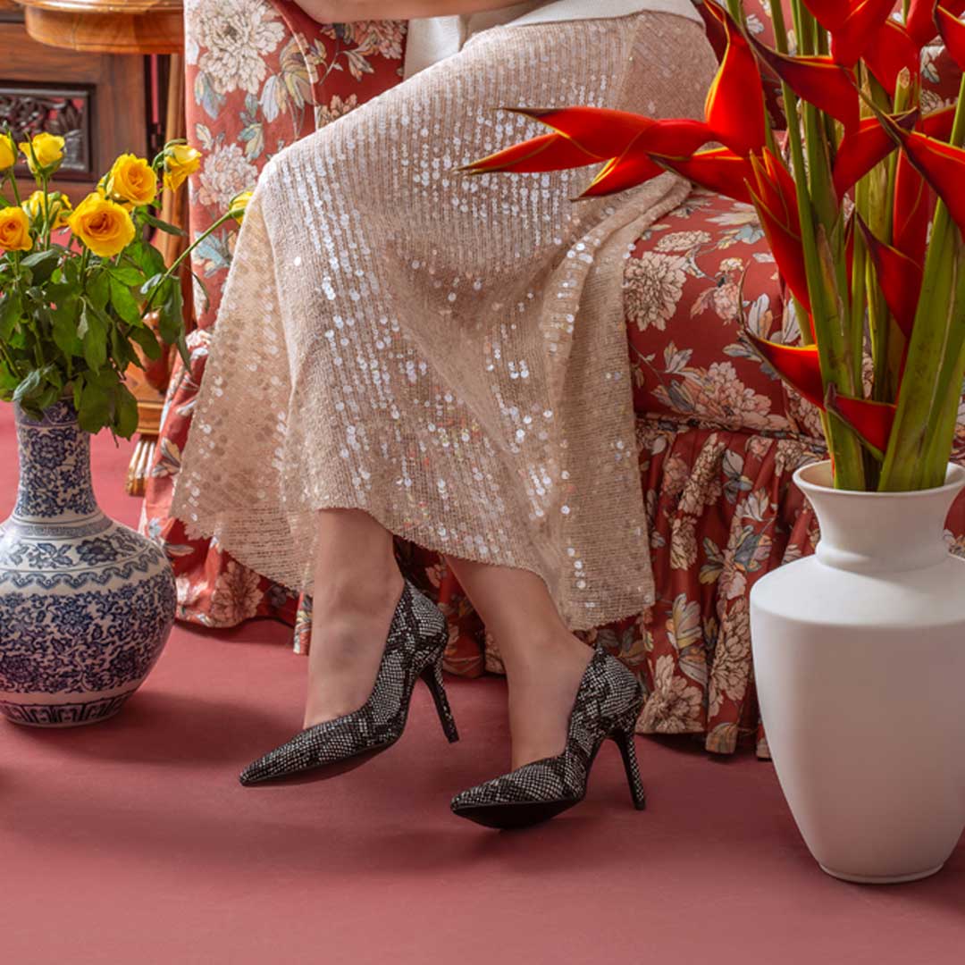 Saint Mirella Snake Print Black Leather Pumps - Image 2