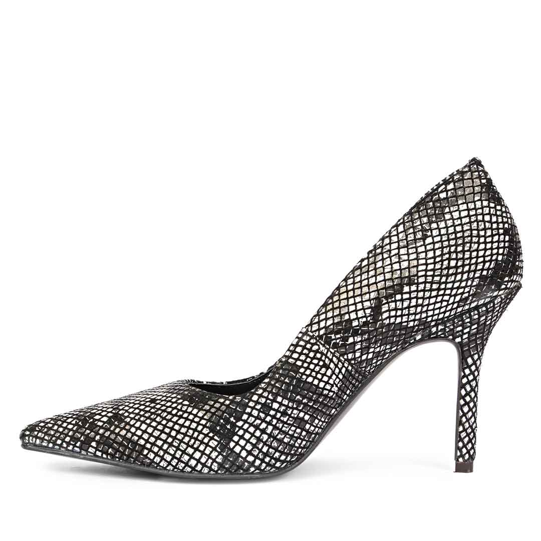 Saint Mirella Snake Print Black Leather Pumps - Image 4