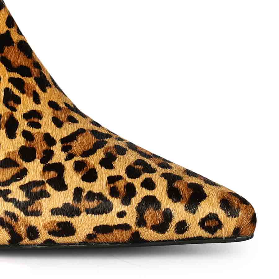 Saint Oriana Leo Print Leather Ankle Boots - Image 7
