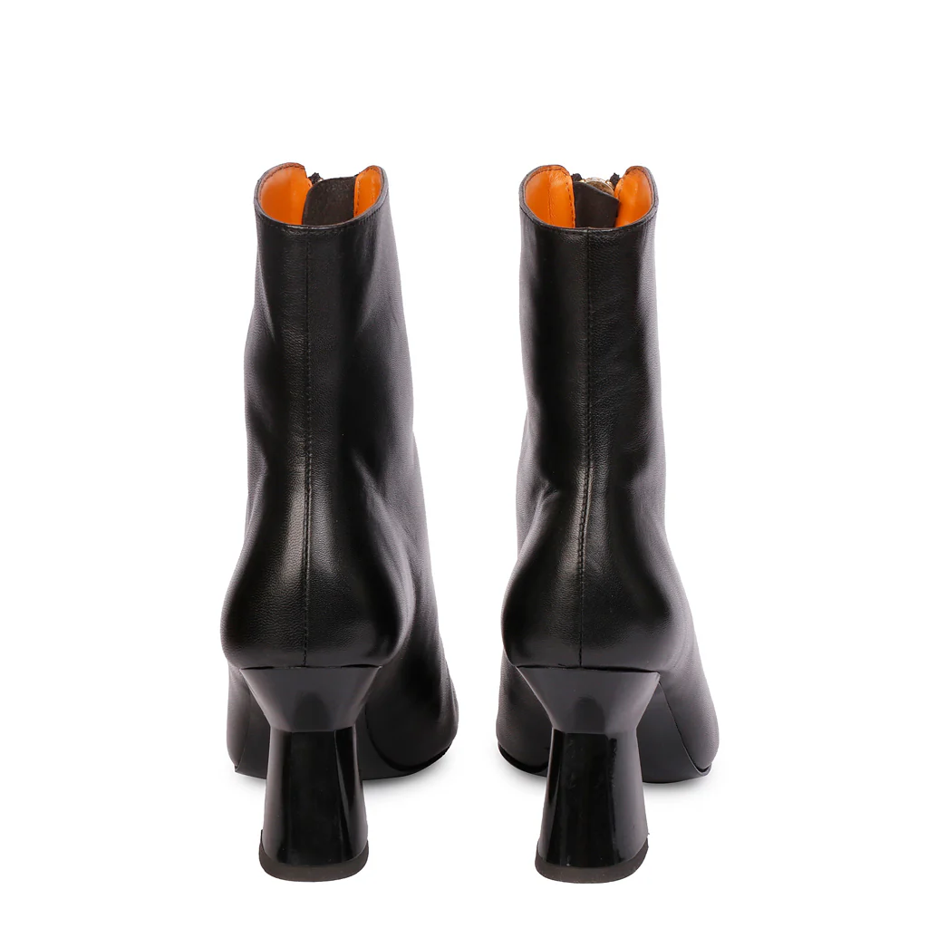 Saint Rose Black Leather Front Zipper Pointed Toe Heel Boots - Image 5