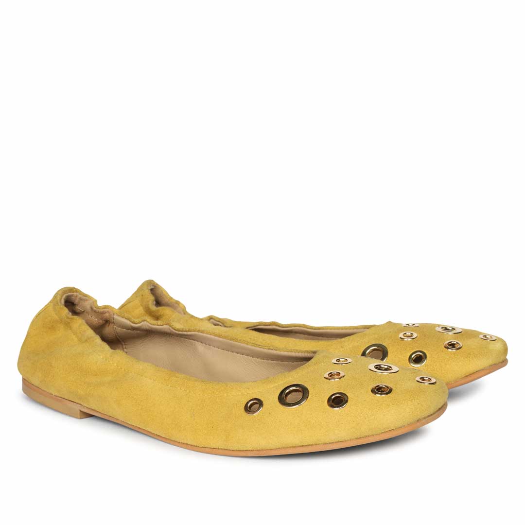 Saint Tesslyn Yellow Suede Eyelet Embellished Ballerinas - Image 2