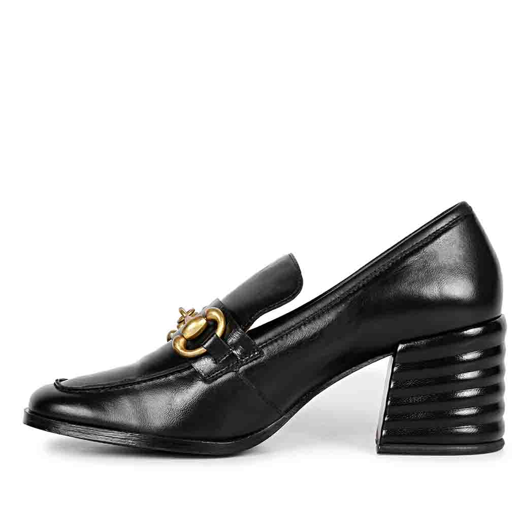 Saint Valentina Black Leather Handcrafted Moccasins - Image 4