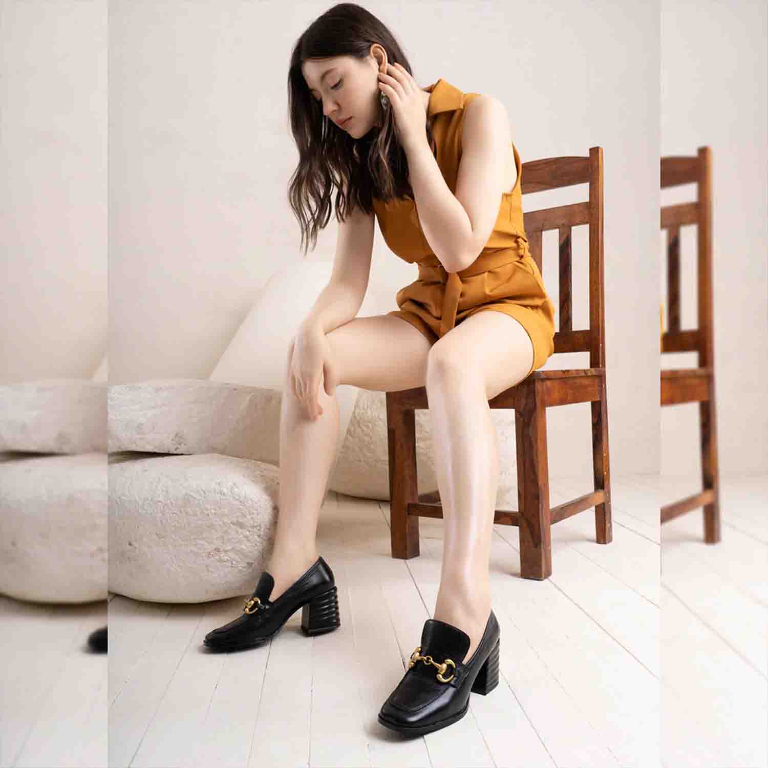 Saint Valentina Black Leather Handcrafted Moccasins - Image 8