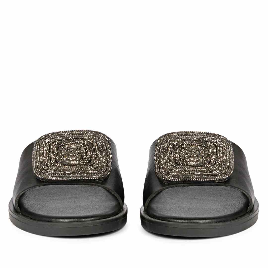 ViviBlu Black Leather Flat Sandals - Image 4