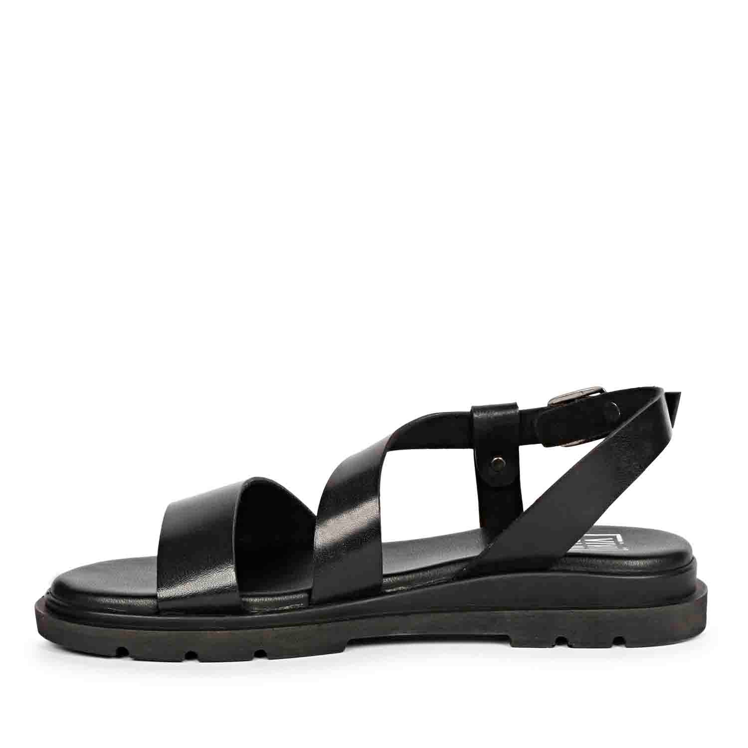 ViviBlu Black Leather Flat Sandals - Image 4