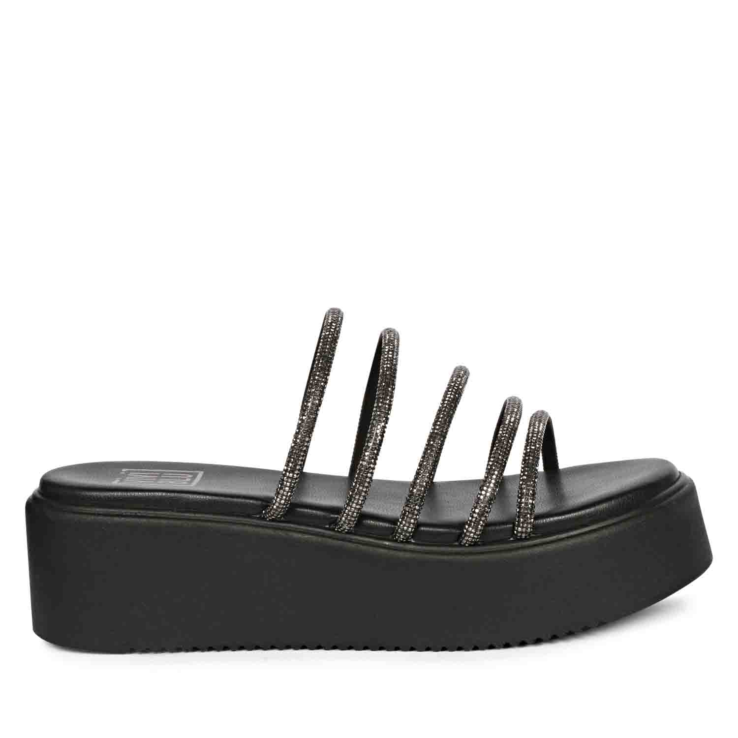 ViviBlu Black Leather Platform Sandals Embellished With Black Straps