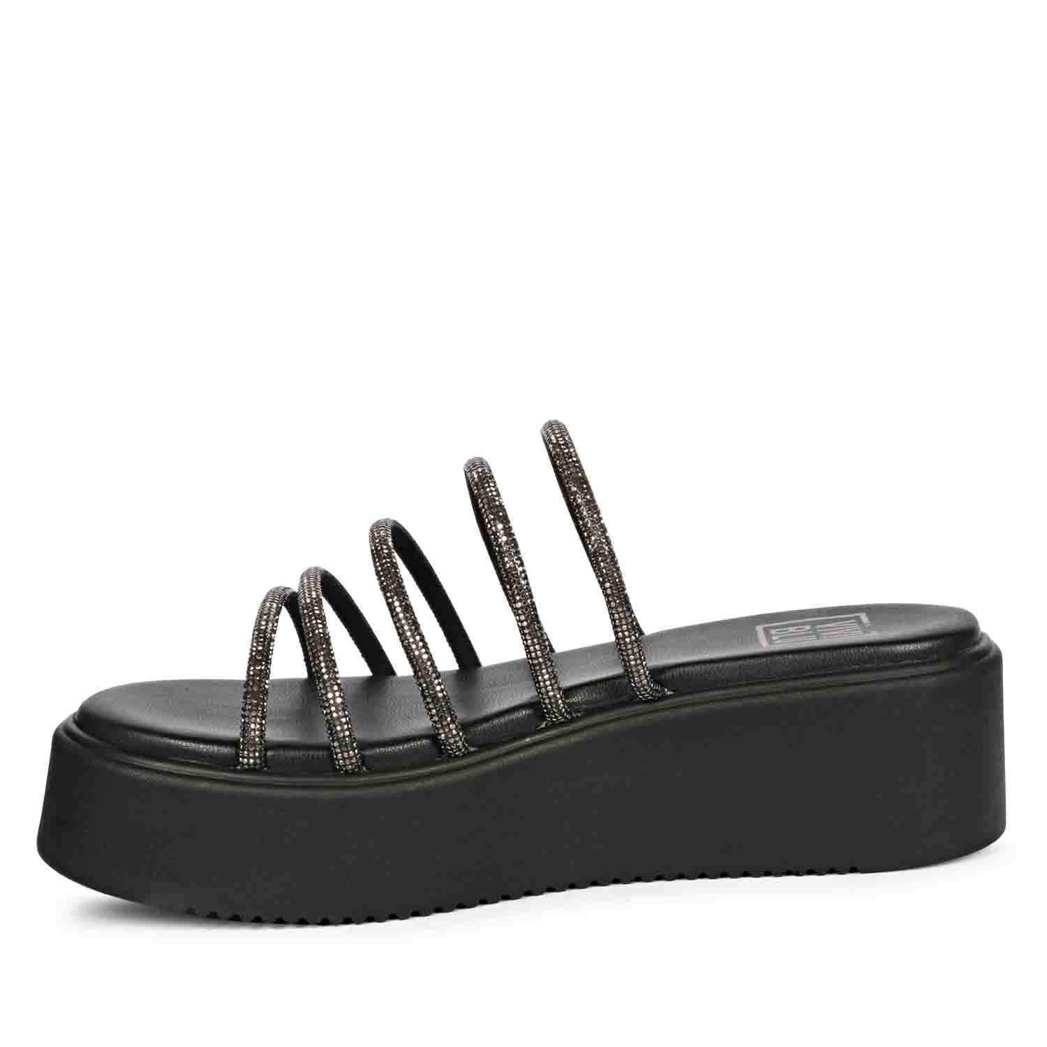ViviBlu Black Leather Platform Sandals Embellished With Black Straps - Image 4
